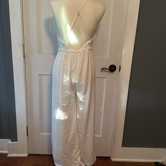 Lulus jumpsuit - Picture 2 of 4